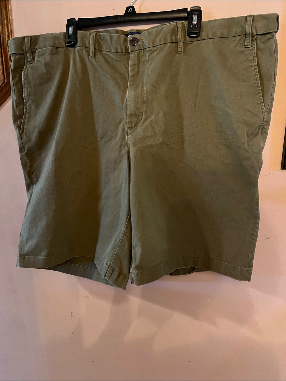 Lands’ End men’s traditional fit cotton shorts, size 52.